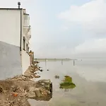 Дом отдыха Waterside